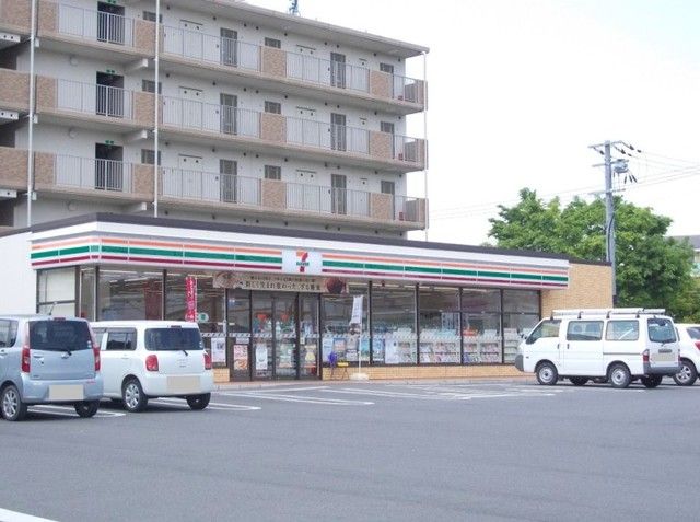 コンビニ　セブンイレブン甲西水戸店（コンビニ）まで184m