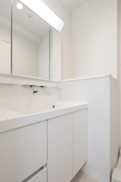 洗面設備　※写真は同タイプ住戸です。