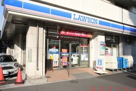 コンビニ　ローソン本郷四丁目白山通店（コンビニ）まで131m