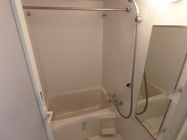 バス・シャワールーム　他のお部屋の参考写真となります。