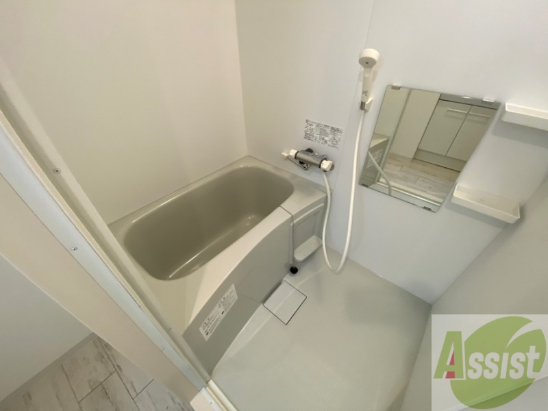 バス・シャワールーム　お風呂になります。一日の疲れを癒してくださいね。