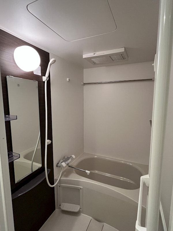 バス・シャワールーム　同建物別部屋の写真となります。