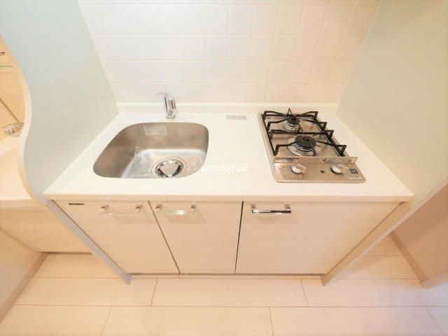 キッチン　コンパクトなキッチンで掃除もラクラク