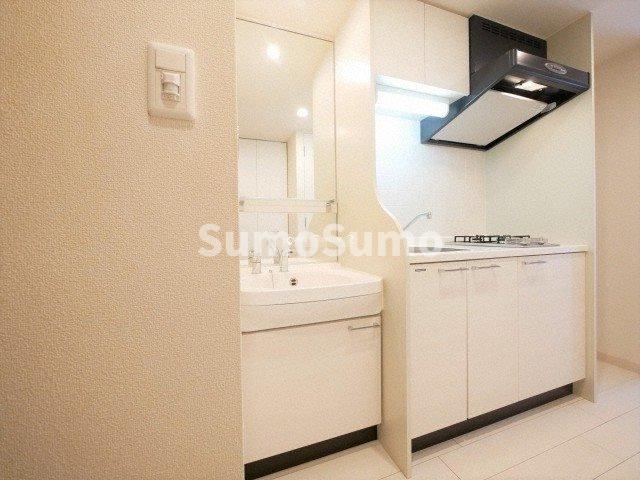 洗面設備　脱衣スペースもあります