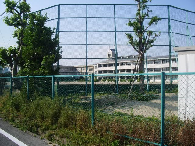 中学校　四日市市立富洲原中学校（中学校）まで1577m