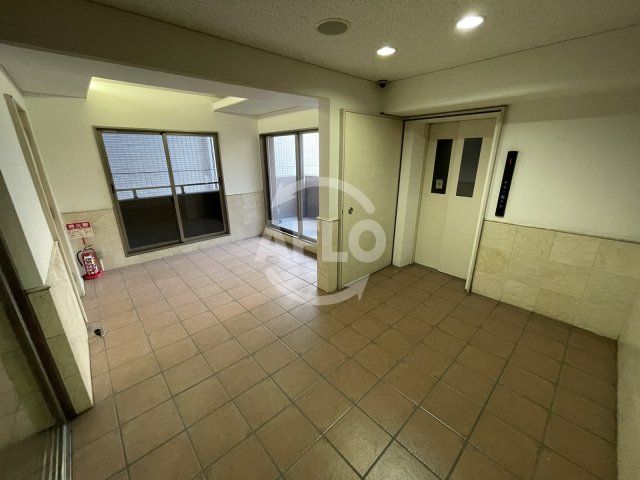 ロビー　SWISS京橋　ロビー