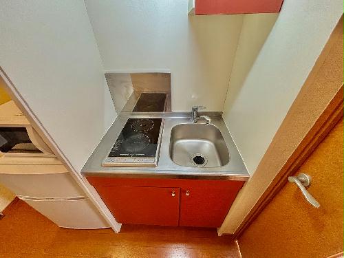 キッチン　設備・仕様は号室により異なる為、現況を優先いたします。