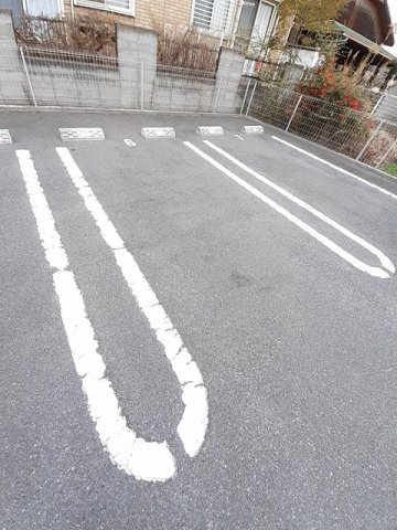 駐車場　車をお持ちの方に嬉しい駐車場付きの物件です