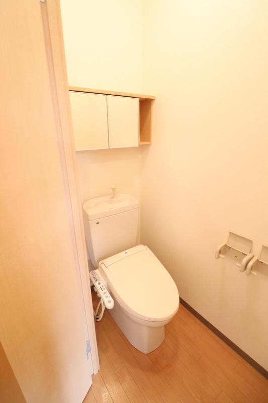 トイレ　温水洗浄暖房便座トイレ