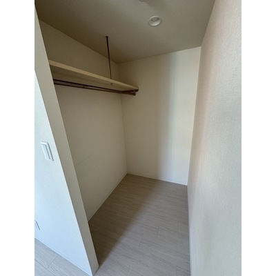 収納　広々ウォークインクローゼットです♪