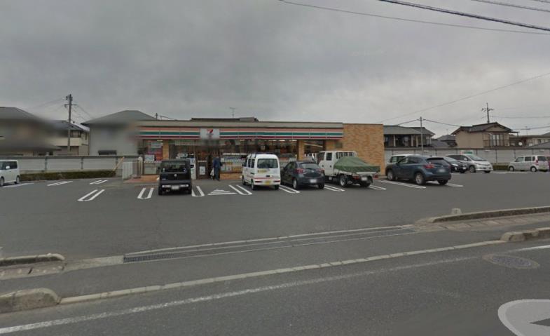 コンビニ　セブンイレブン（コンビニ）まで550m