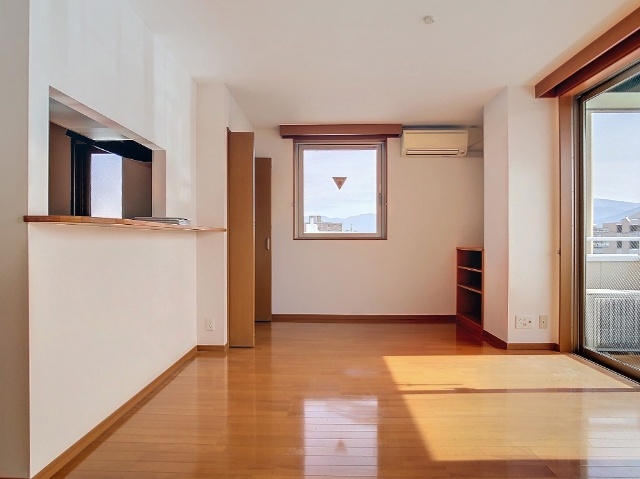 居室・リビング　※写真は別のお部屋　現況優先