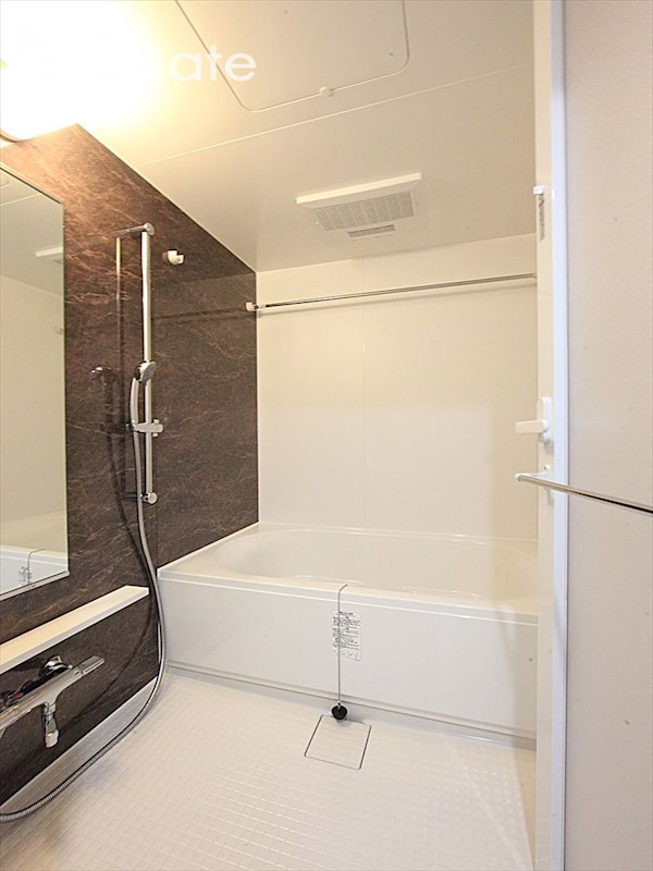 バス・シャワールーム　バスルーム