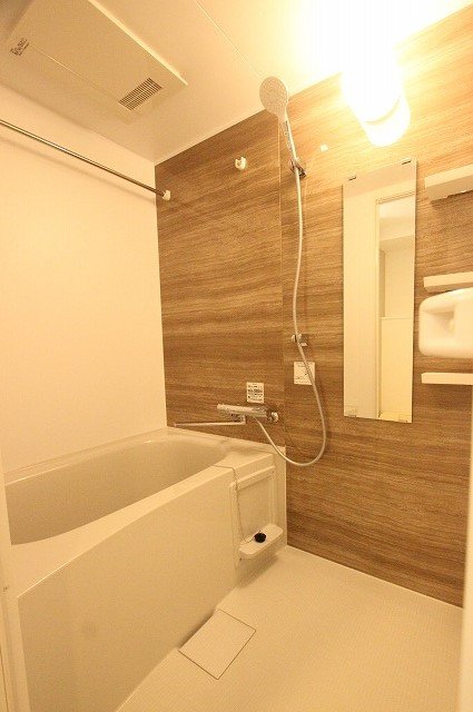 バス・シャワールーム　同物件別号室の写真です。