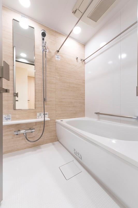 バス・シャワールーム　※別部屋の参考写真です。