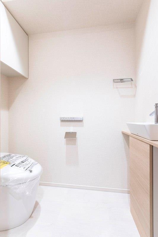 トイレ　※別部屋の参考写真です。