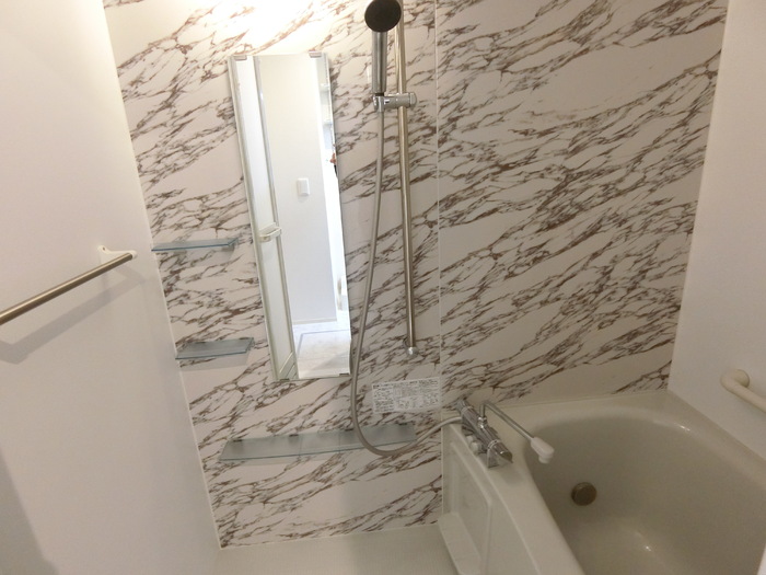 バス・シャワールーム