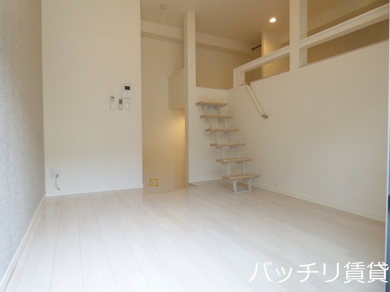 居室・リビング　画像は同型タイプの為現状を優先致します。