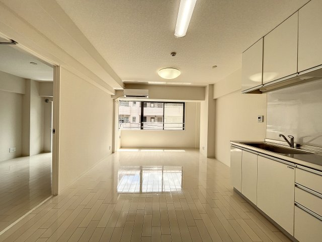 居室・リビング　※同建物ほかのお部屋の写真です。