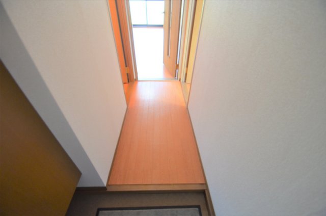 玄関　収納付玄関