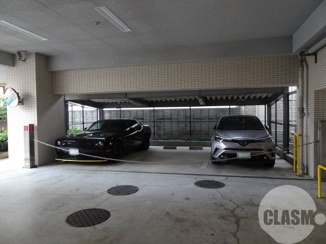 駐車場　敷地内駐車場