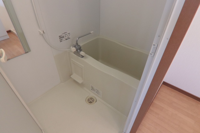 バス・シャワールーム　※別室の参考写真の為、現況優先です。