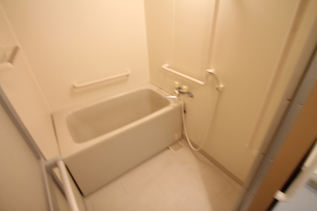 バス・シャワールーム　※同タイプの写真です