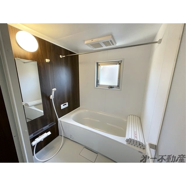 バス・シャワールーム　バスルーム