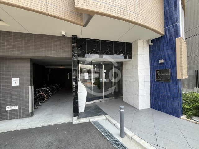 エントランス　プレサンス江坂ベルフィーヌ　エントランス