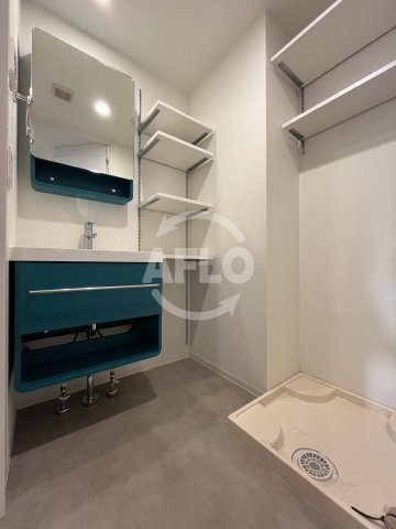 洗面設備　プレサンス江坂ベルフィーヌ　洗面台