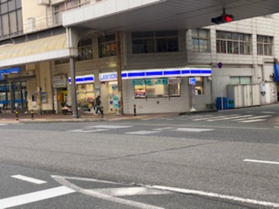 コンビニ　ローソン呉中央店（コンビニ）まで206m