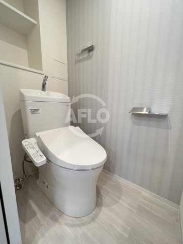 トイレ　シーズンフラッツ新町　温水洗浄便座