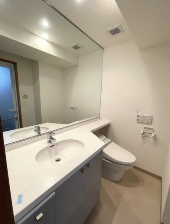 洗面設備　広い洗面スペース