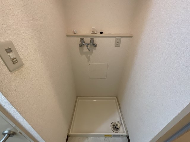 その他設備　室内洗濯機置場です