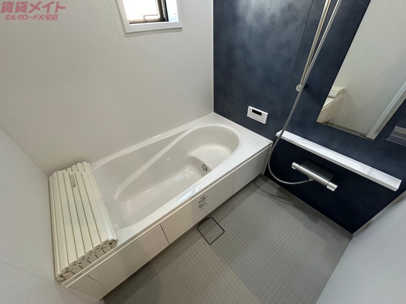 バス・シャワールーム　同型参考写真