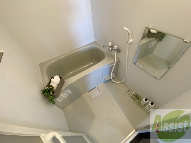 バス・シャワールーム　お風呂になります。一日の疲れを癒してくださいね。