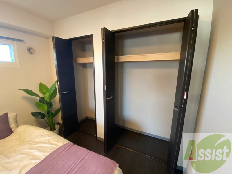 収納　寝室の収納です。部屋がすっきり片付きます。