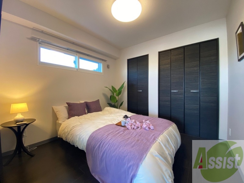 その他部屋・スペース　戸を閉めるとリビングと区切られた寝室にすることができますよ。