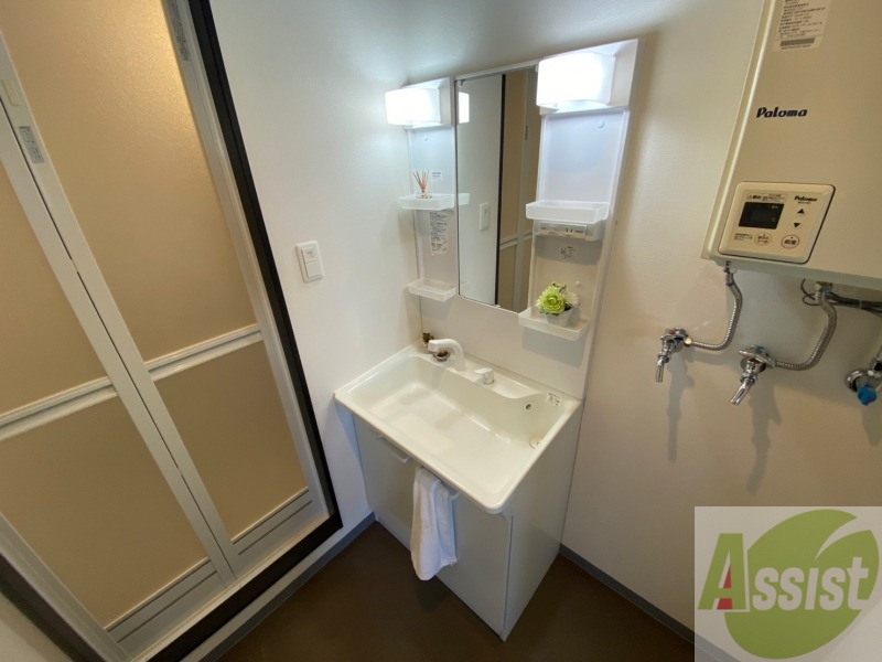 洗面設備　こちらに洗面台があります。朝の洗顔はこちらで。