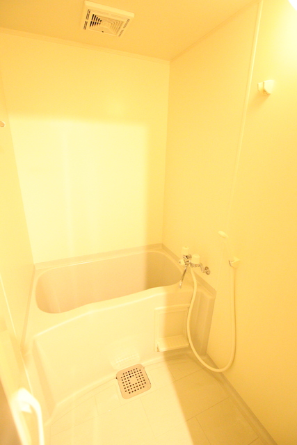 バス・シャワールーム　※別室参考写真　一日の疲れをいやしてくれるバスルームです！！