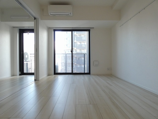 居室・リビング　内観1