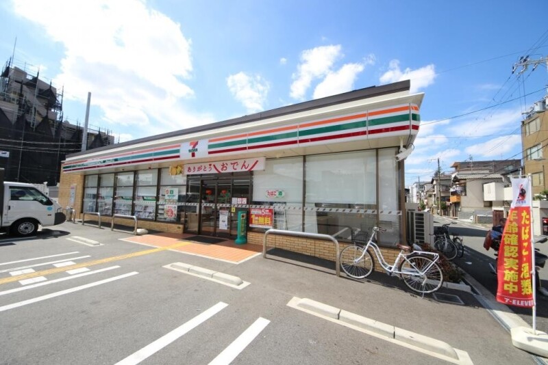 コンビニ　セブン-イレブン大阪諏訪３丁目店（コンビニ）まで107m