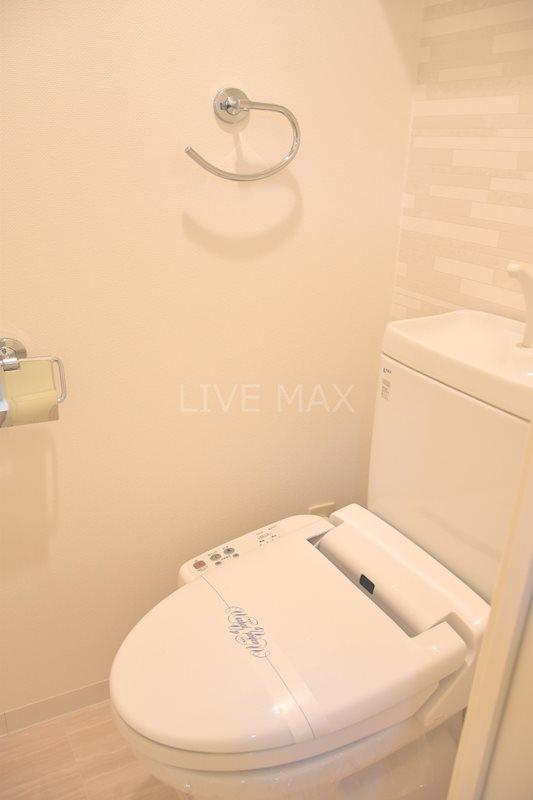 トイレ　ウォシュレット付き