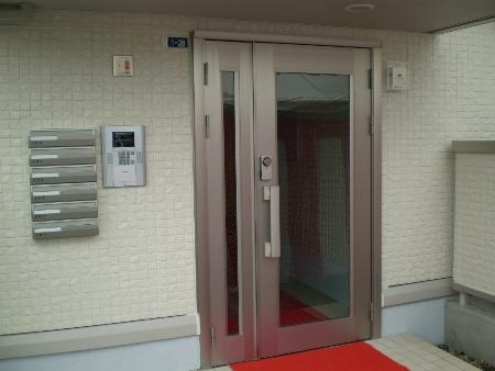 エントランス　オートロックです
