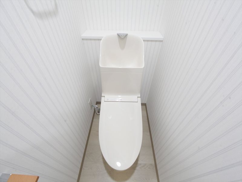 トイレ　温水洗浄暖房便座付トイレ