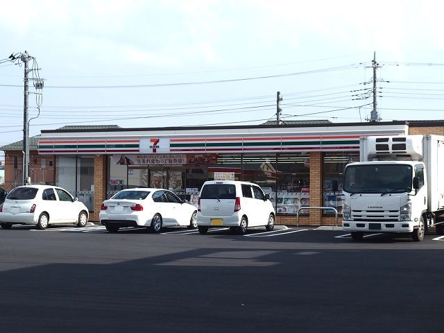 コンビニ　セブンイレブン前橋片貝１丁目店（コンビニ）まで500m