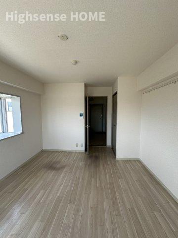 居室・リビング　こちらの居間で趣味の時間をお楽しみください