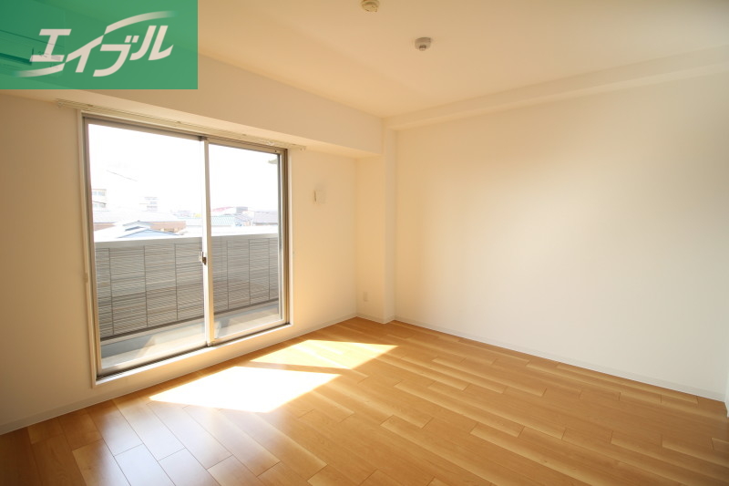 居室・リビング　同タ