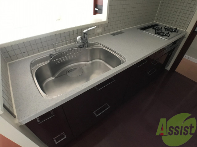 キッチン　調理スペースの広い、使いやすそうなキッチンですね