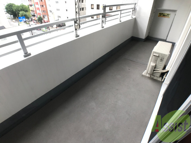 バルコニー　バルコニーも、日当たり良く、広くて使いやすそうです